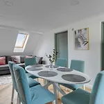 Comfy Family House By Lion Apartman Sopot