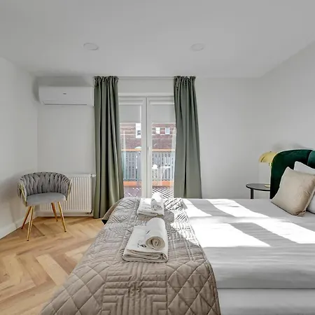 Comfy Family House By Lion *