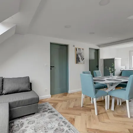 Comfy Family House By Lion Apartment *