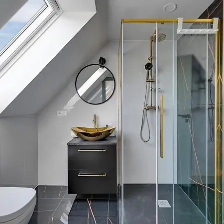 Comfy Family House By Lion *